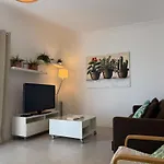 Pambnb Beachfront 1br Playa Chica Apartman