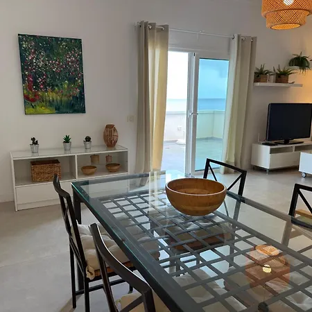 Pambnb Beachfront 1br Playa Chica Apartman *